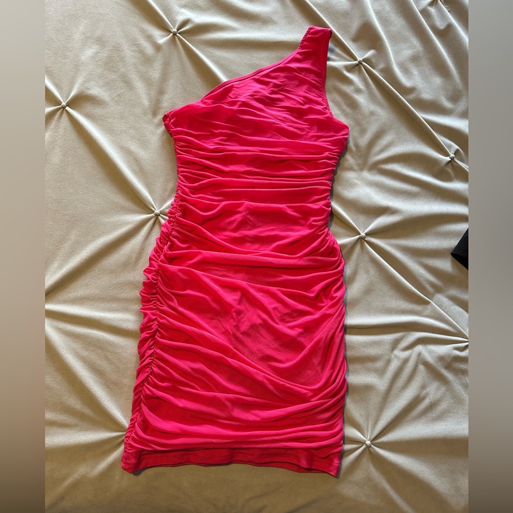One shoulder hot pink dress